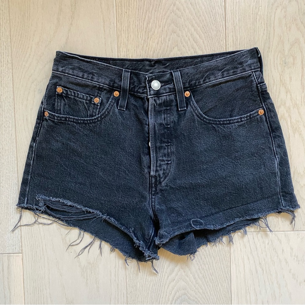 Levi’s Women’s 501 Original High-Rise Jean Shorts, Lunar Black, Size 26